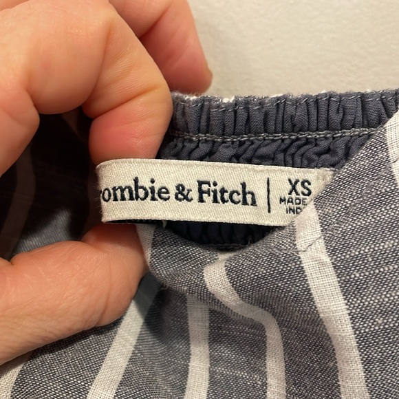 Abercrombie tied waist apron dress - blue and white stripe - linen blend - Picture 3 of 4